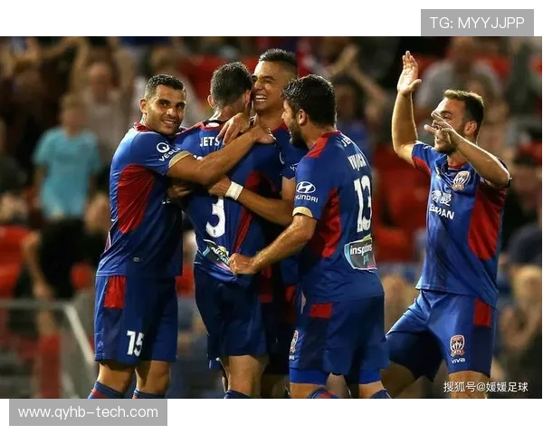 足球明星合影海报精选集展示全球足球巨星的精彩瞬间与友谊时刻