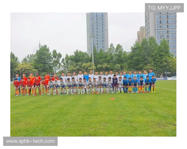 足球明星同框高清照片展现激情瞬间与友谊的完美结合